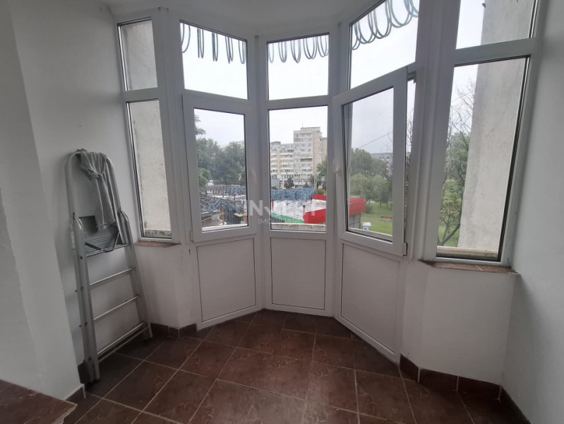 INCHIRIERE-APARTAMENT 3 CAMERE-DECOMANDAT-CENTRU