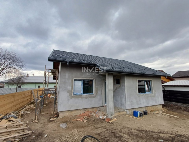 CASA INDIVIDUALA , 3 CAMERE, BECI,  PLACA DE BETON PESTE ETAJ , TOMESTI