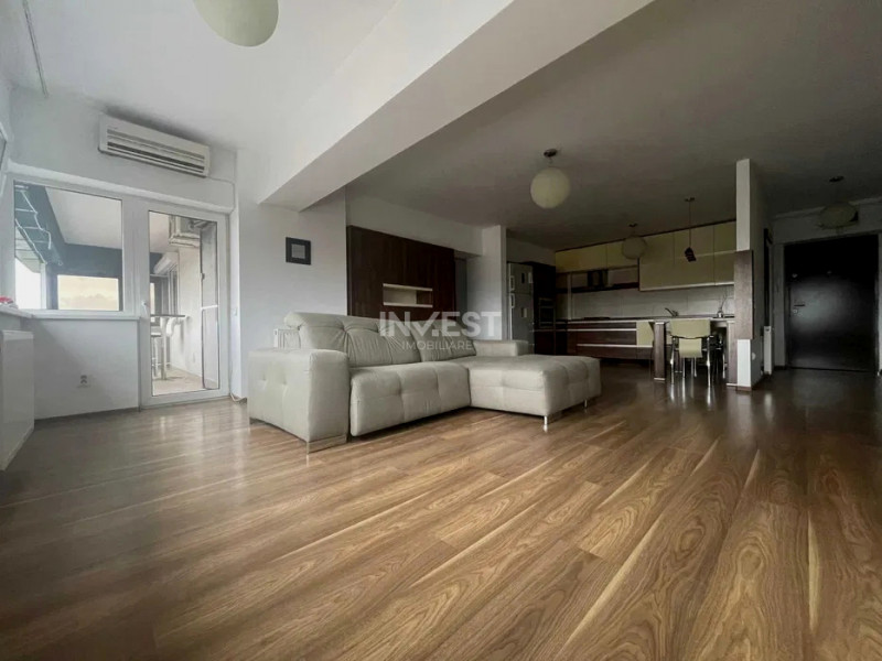 Apartament cu 3 camere- Podul de fier-Bloc Nou