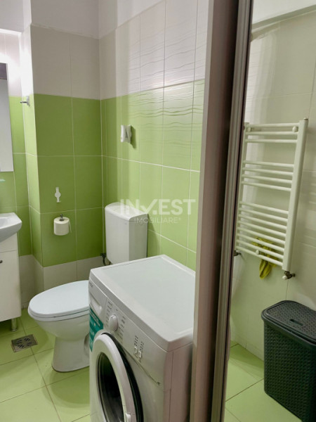 Apartament cu 3 camere- Podul de fier-Bloc Nou