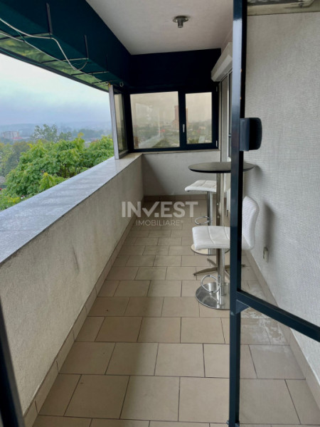 Apartament cu 3 camere- Podul de fier-Bloc Nou