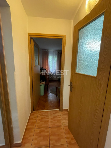 Apartament 2 camere-Podu Ros-Piata Nicolina-etaj intermediar