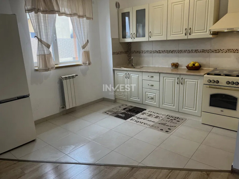 Apartament cu 3 camere - Zona Tatarasi