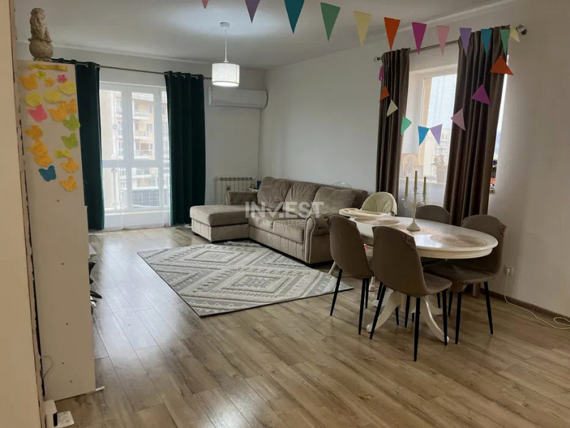 Apartament cu 3 camere - Zona Tatarasi