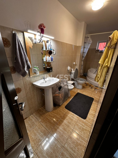 APARTAMENT CU 2 CAMERE, ETAJ 1, NICOLINA-CAPAT CUG