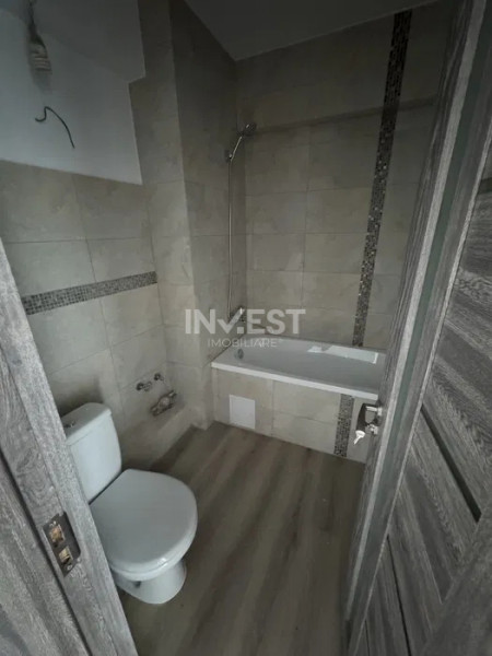 Apartament cu 4 camere decomandate- Zona Ateneu