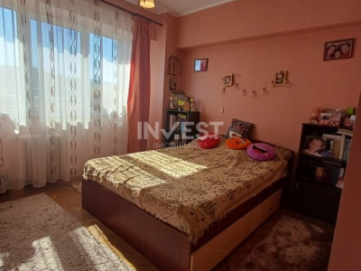 Ap 3 camere decomandat-Esplanada Alexandru Cel Bun-etaj intermediar