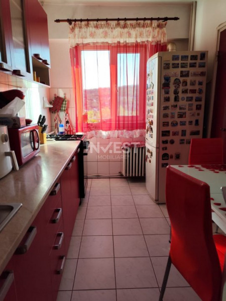 Ap 3 camere decomandat- Alexandru Cel Bun-etaj intermediar