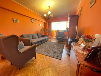 Ap 3 camere decomandat- Alexandru Cel Bun-etaj intermediar