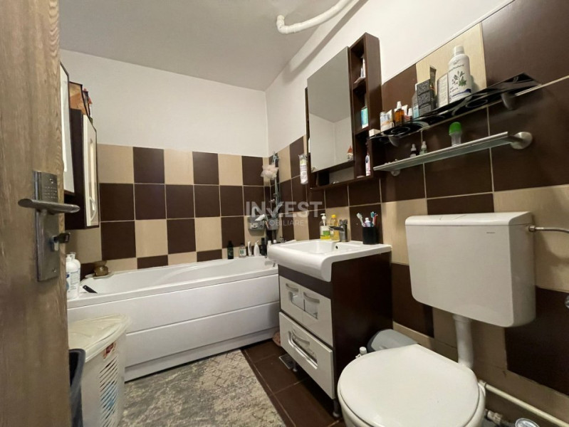 Apartament de vanzare, 3 camere, Etajul 1, zona Canta - Profi, Iasi
