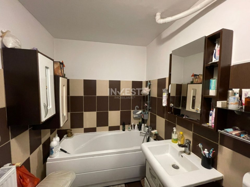 Apartament de vanzare, 3 camere, Etajul 1, zona Canta - Profi, Iasi