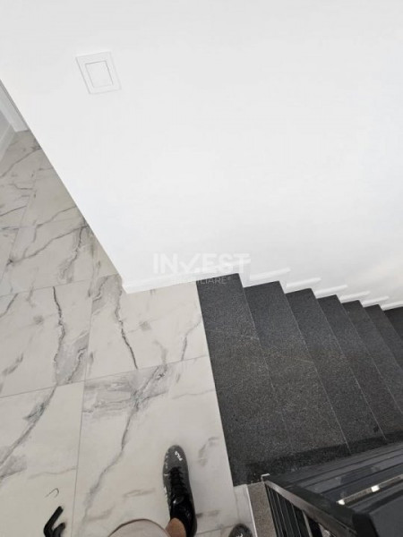 CASA INDIVIDUALA .4 CAMERE, 480 MP TEREN,  1km de Family Market Miroslava