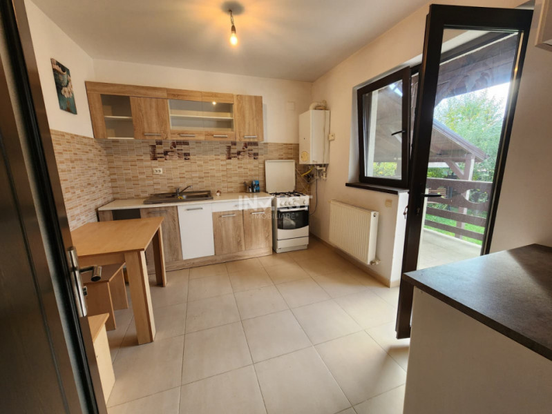 Casa 3 camere, 383mp teren, partial mobilata, utilata. Lunca Cetatuii-Astoria