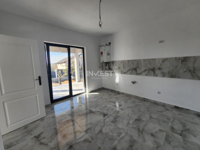 CASA INDIVIDUALA, 3 CAMERE, 550 MP TEREN, CIURBESTI