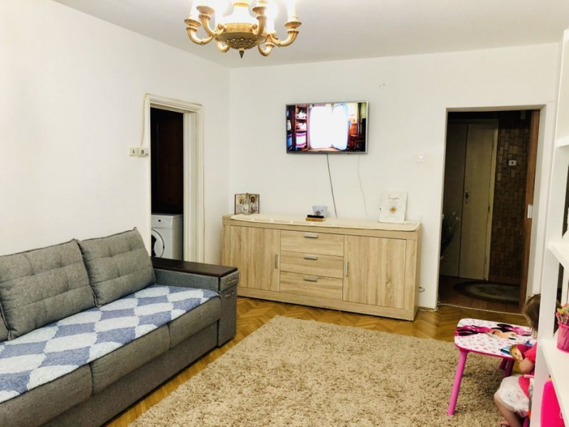 Apartament 3 camere Podu Ros-Cantemir 