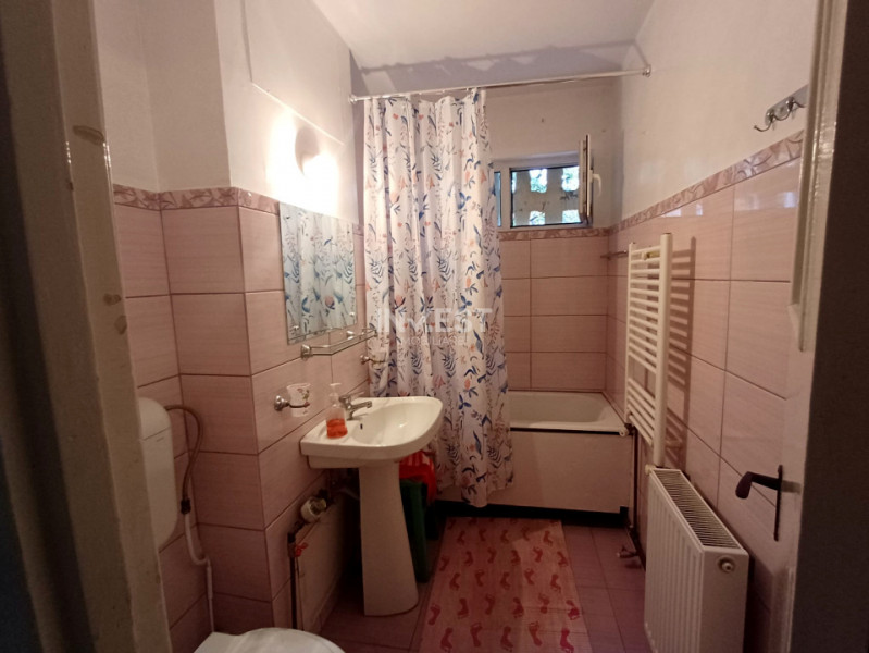 Apartament 3 camere- etaj intermediar- Tatarasi