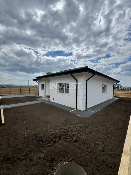 Casa cu 4 camere , Valea Ursului-Vorovesti , pozitie buna