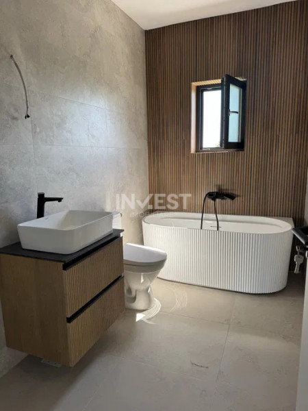 Casa cu 4 camere , Valea Ursului-Vorovesti , pozitie buna