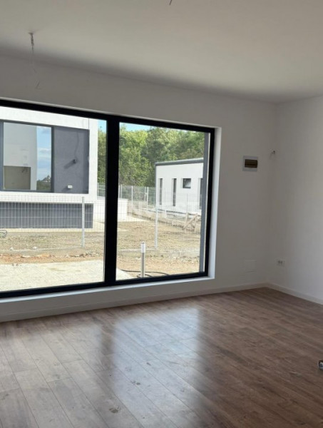 CASA INDIVIDUALA, 4 CAMERE, 2 BAI , 540 mp teren, MIROSLAVA-VALEA URSULUI