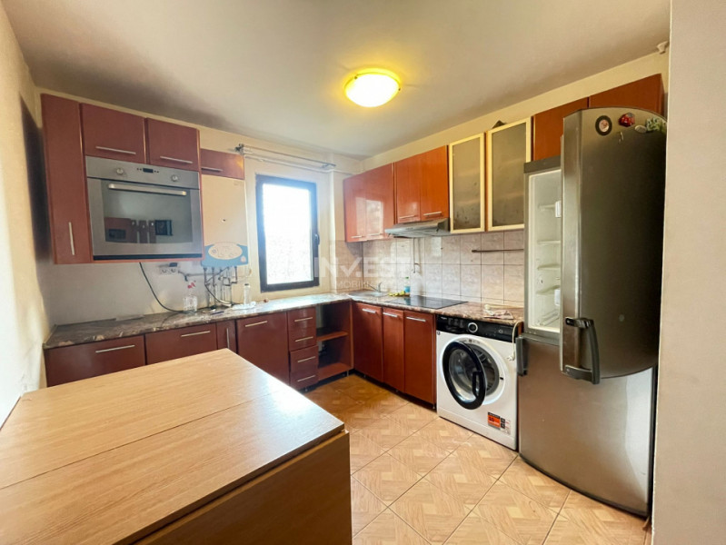 Apartament 2 camere-Pod de Piatra-etaj intermediar-bloc fara risc