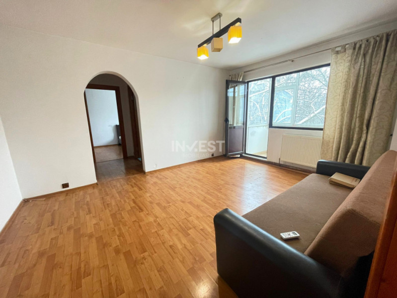 Apartament 2 camere-Pod de Piatra-etaj intermediar-bloc fara risc
