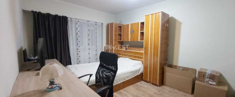 DE VANZARE-APARTAMENT 3 CAMERE-DACIA 