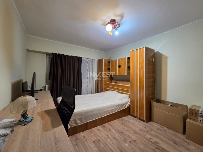 DE VANZARE-APARTAMENT 3 CAMERE-DACIA 