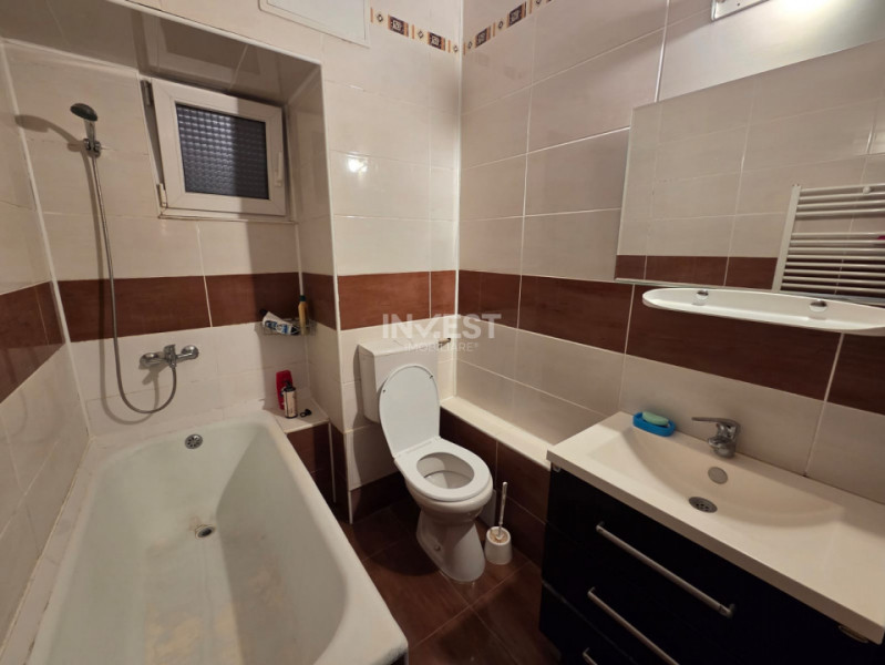 DE VANZARE-APARTAMENT 3 CAMERE-DACIA 