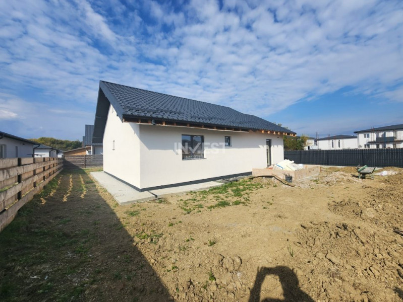 CASA INDIVIDUALA LUNCA CETATUII , 3 CAMERE SI 2 BAI , 500 MP TEREN 