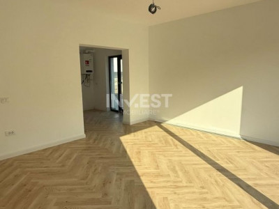 Casa individuala, 4 camere si 2 bai,  500 m teren , Miroslava-Mall Moldova