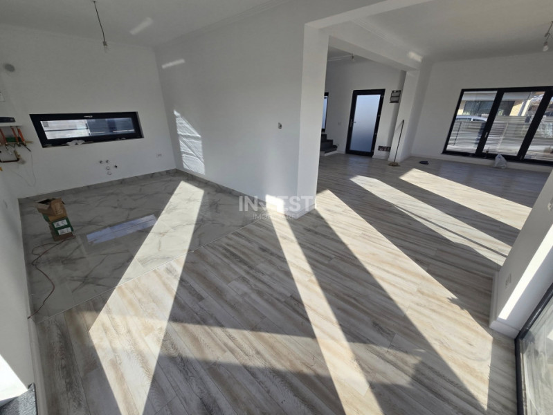 CARTIER PRIVAT, CASA 4 CAMERE, 2 BAI, MIROSLAVA , PLACA DE BETON PESTE ETAJ