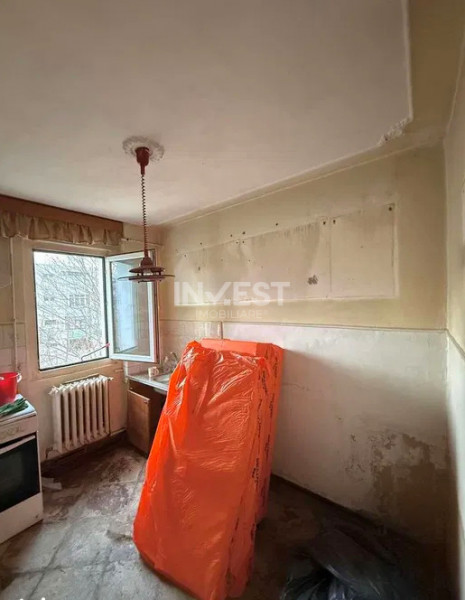 Apartament 2 camere-Podul de Piatra-etaj intermediar-fara risc