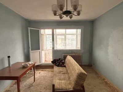 Apartament 2 camere-Podul de Piatra-etaj intermediar-fara risc