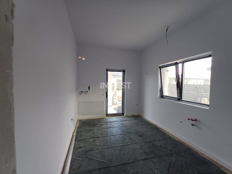 Casa individuala, 4 camere, 2 bai, Valea Ursului-Vorovesti