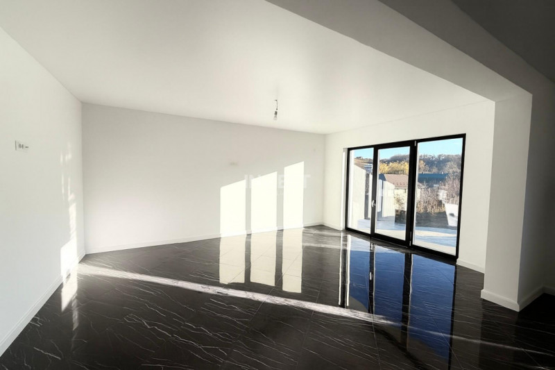 Casă finalizată cu 117mp utili în zona Bucium