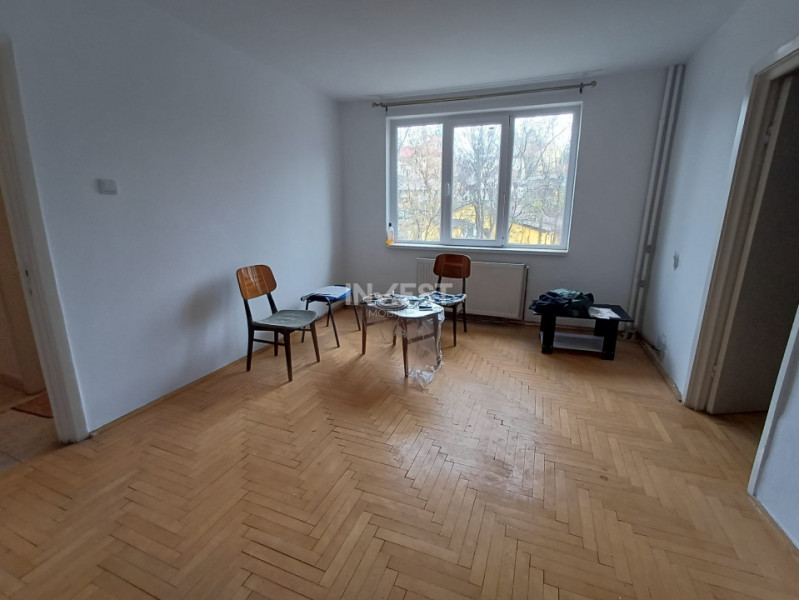 Apartament cu 2 camere-Etaj intermediar-Tudor Vladimirescu