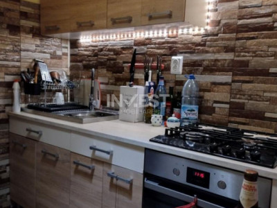 DE VANZARE-APARTAMENT 4 CAMERE-ALEXANDRU CEL BUN