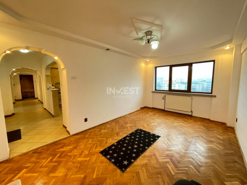 Apartament 4 camere-Podu Ros-Palas-sens giratoriu