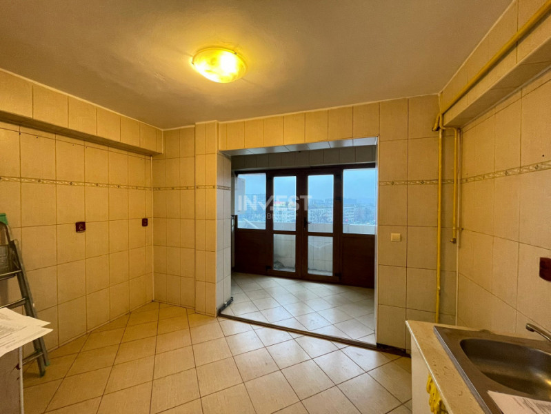 Apartament 4 camere-Podu Ros-Palas-sens giratoriu