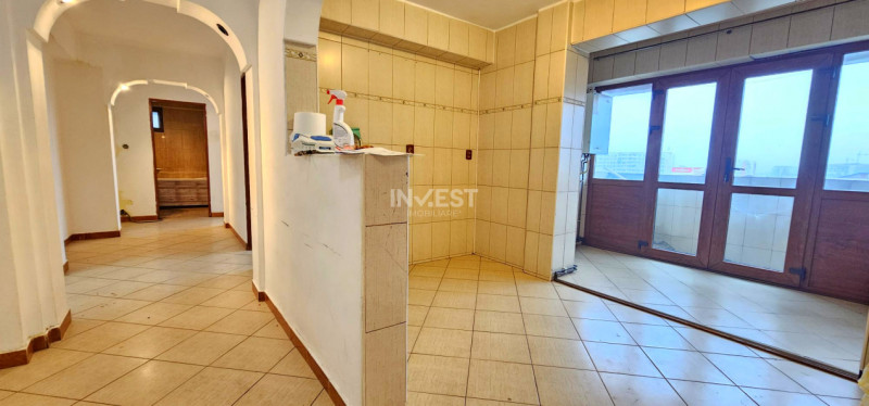 Apartament 4 camere-Podu Ros-Palas-sens giratoriu