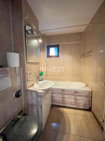 Apartament 4 camere-Podu Ros-Palas-sens giratoriu