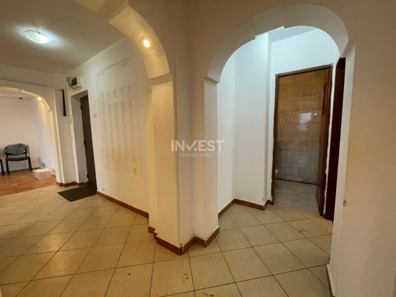 Apartament 4 camere-Podu Ros-Palas-sens giratoriu