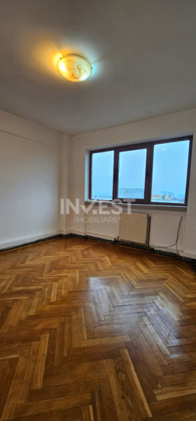 Apartament 4 camere-Podu Ros-Palas-sens giratoriu