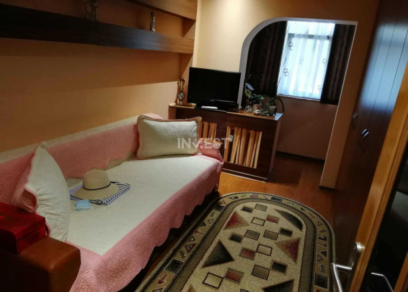 DE VANZARE-APARTAMENT 3 CAMERE-ZONA ZIMBRU TIGARETE