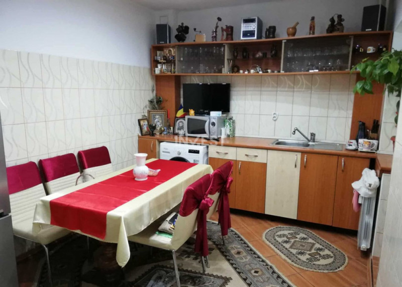 DE VANZARE-APARTAMENT 3 CAMERE-ZONA ZIMBRU TIGARETE