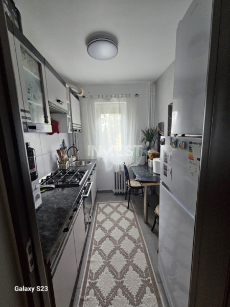 DE VANZARE-APARTAMENT 2 CAMERE-DACIA ZIMBRU