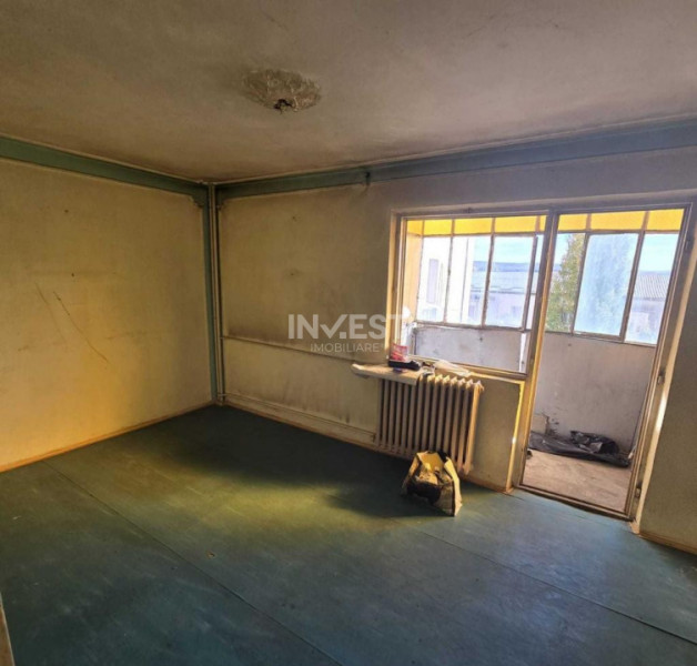 DE VANZARE-APARTAMENT 2 CAMERE-DECOMANDAT-MIRCEA CEL BATRAN