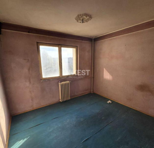 DE VANZARE-APARTAMENT 2 CAMERE-DECOMANDAT-MIRCEA CEL BATRAN