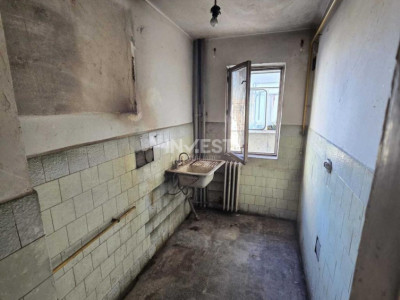 DE VANZARE-APARTAMENT 2 CAMERE-DECOMANDAT-MIRCEA CEL BATRAN