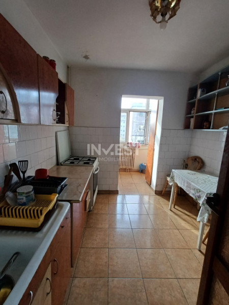 Apartament 3 Camere, intermediar, zona Nicolina 1( Lidl)